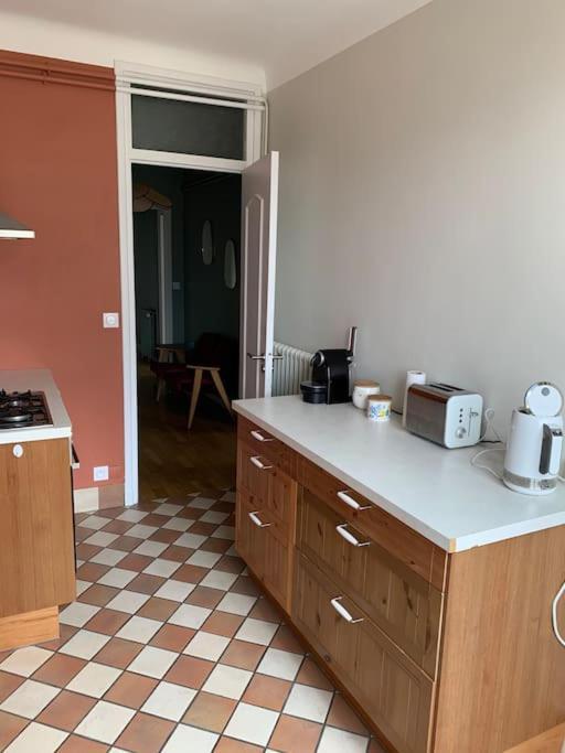 Appart 90M2 Lumineux, Centre, Vue Eglise Penchee Кан Екстериор снимка