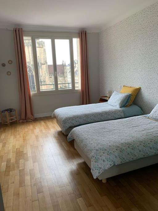 Appart 90M2 Lumineux, Centre, Vue Eglise Penchee Кан Екстериор снимка