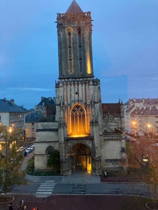 Appart 90M2 Lumineux, Centre, Vue Eglise Penchee Кан Екстериор снимка